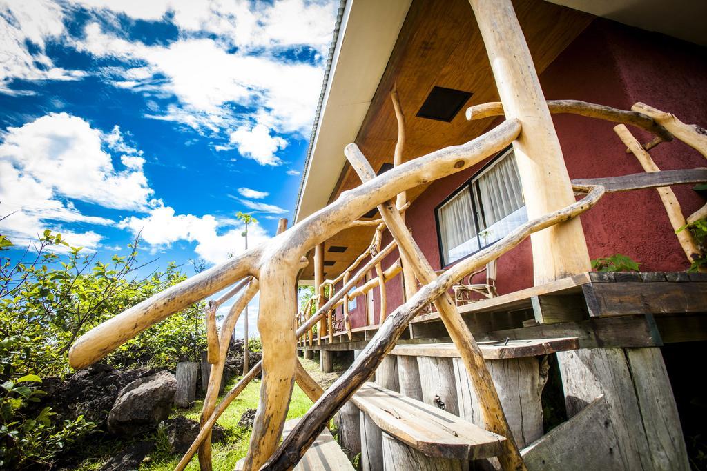 Pikera Uri Eco Lodge Hanga Roa Exteriör bild
