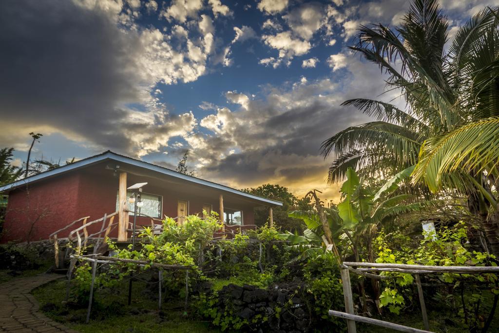 Pikera Uri Eco Lodge Hanga Roa Exteriör bild