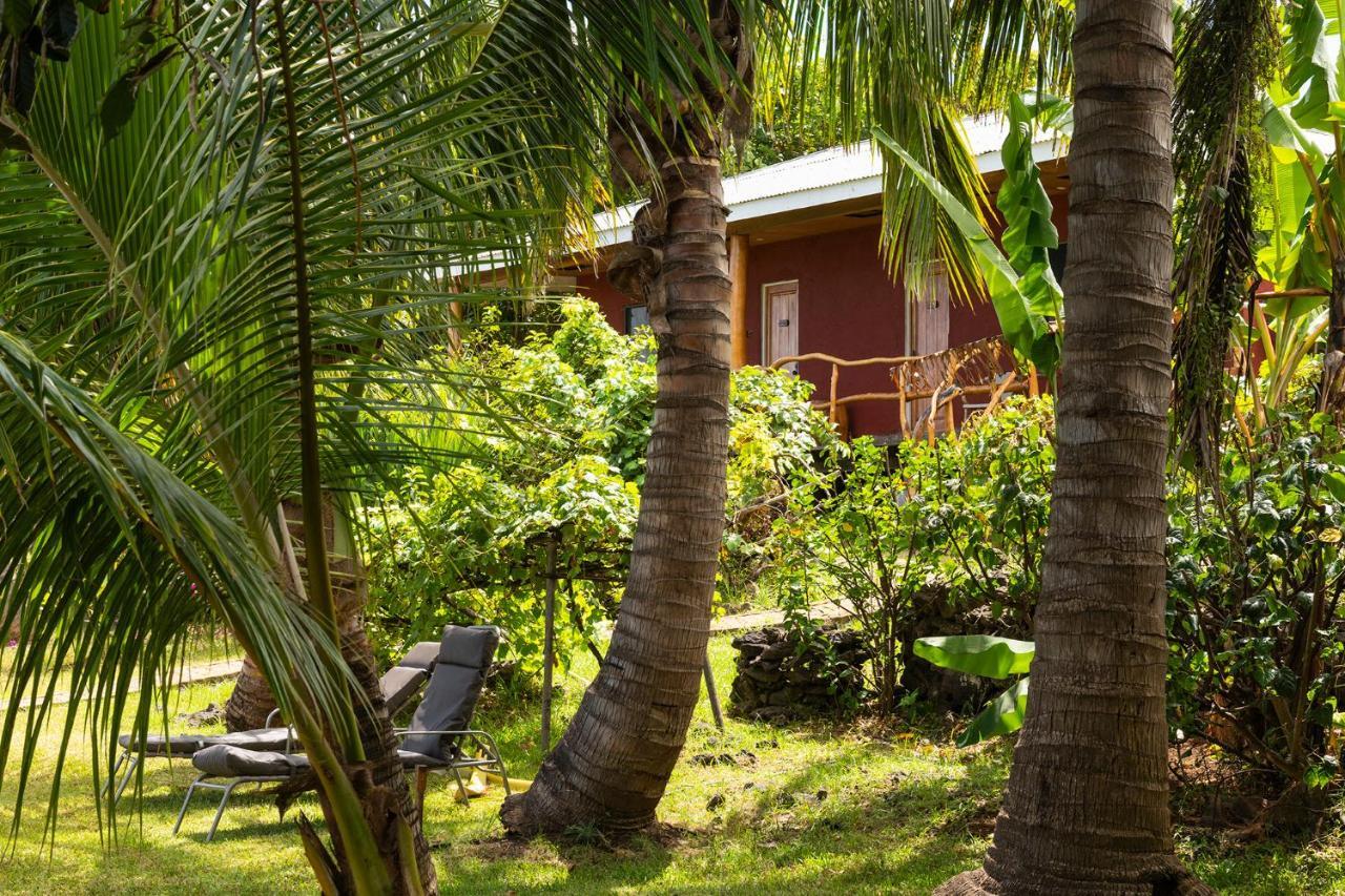 Pikera Uri Eco Lodge Hanga Roa Exteriör bild